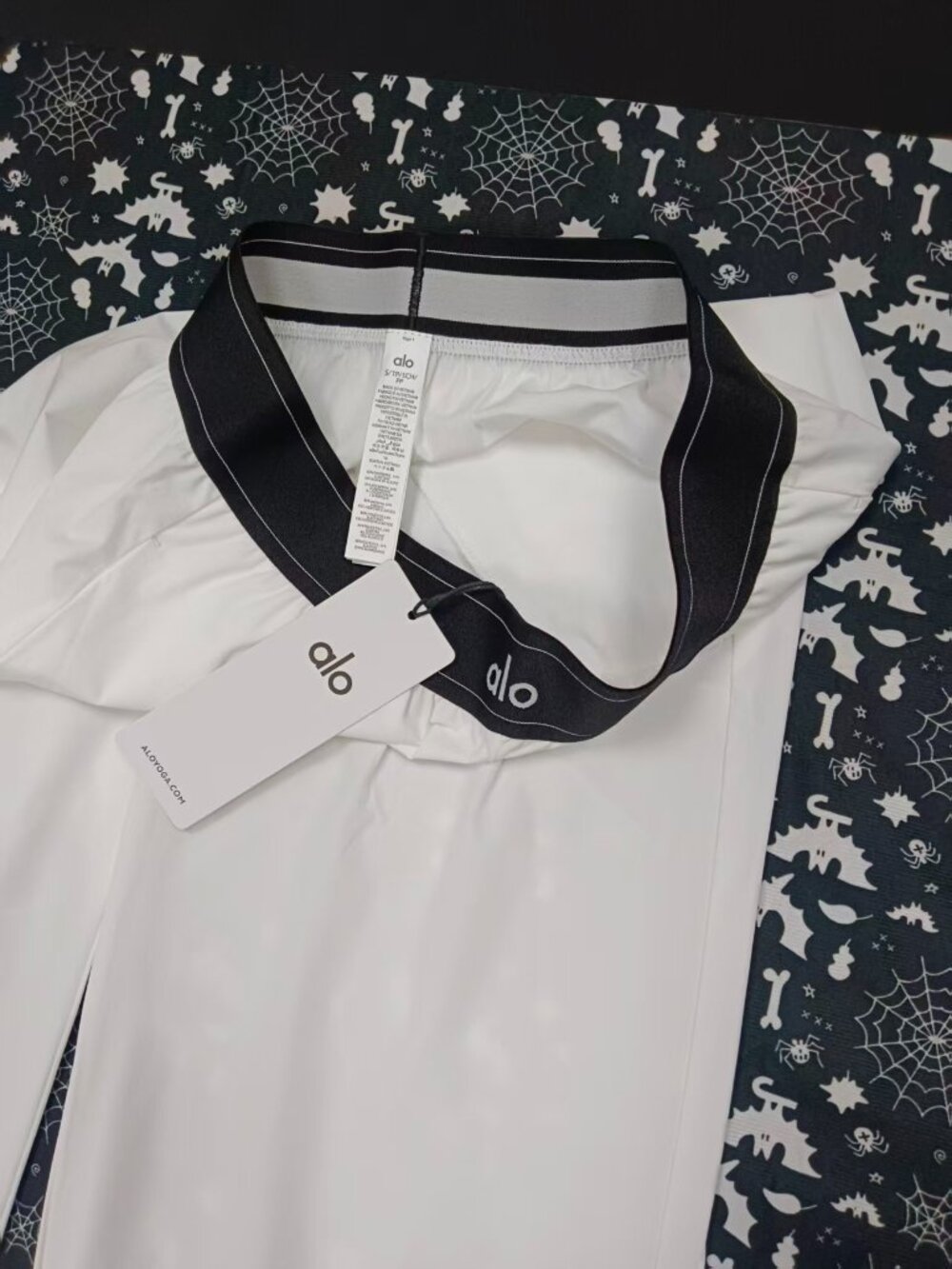 ALO Yoga Suit Up Trouser,White/Black (Regular)😍Straight-Leg Pants🤍 - Picture 3 of 8